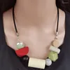 Collares con colgantes geométricos acrílicos y colgantes de cuentas de madera para mujer, Collar con babero llamativo, Collar Vintage, joyería