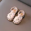 Sandalias Cámaras domo Sandalias para niñas 2023 Zapatos de verano para niños Cómodos zapatos de playa para niños con suela blanda Sandalias de princesa bordadas a la moda Tamaño 21-30 Z0331