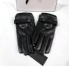 Designer-Marken-Buchstabenhandschuhe für Winter und Herbst, modische Damen-Kaschmir-Fäustlinge, Handschuhe mit schönem Fellknäuel, Outdoor-Sport, warme Winterhandschuhe, 9 Farben