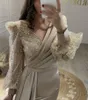 Champagne Glitter Sequined Prom Birthday Dress 2024 V-ringen Lång puffy ärmsjurmafisk kväll Formella klänningar Arabiska Dubai Celebrity Style Robe de Soiree