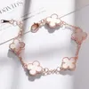 Classique 4/quatre feuilles trèfle bracelet designer blanc rouge bleu agate coquille nacre bracelets de charme plaqué or 18 carats luxe mariage femme mode bijoux cadeau UBXQ