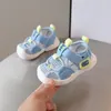 Primeiros caminhantes São de verão sandálias bebê malha macia malha respirável chinelos de luz de criança sapatos de criança menina rosa menino de 0 a 3 anos
