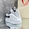 2023 New Designer Woman Shoe Men Fashion Lace Lace Up White Black Outdoor Sports Running Shoes Luxury Classic comodo comodo