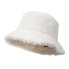 Berets Flat Top Fisherman Hat Stylish Women's Winter Plush Windproof Lady Cap With Wide Brim Cold Resistant For Extra