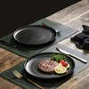 Piatti Piatto occidentale in ceramica nera Piatto da colazione quadrato satinato per uso domestico da 8 pollici Posate creative per pasta giapponese per ristoranti