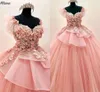 Muhteşem 3D El Yapımı Çiçekler Quinceanera Omuz Kapalı Terozlu Kabarık Tül Etek Prenses Balo Gowns Uzun Tren Artı Beden Tatlı 15 16 Doğum Günü Cl2881