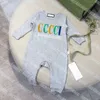 Nyfödda babykläder designer barnkläder jumpsuit lyxbrev barn romper bebisar g jumpsuits rund nacke baby pojke flicka set