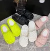 Vert piscine chaussures fluorescentes marque classique intérieur sandales à carreaux été extérieur tongs luxe talon plat salle de bain chaussure CCity