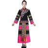 مرحلة الرقص الوطنية ارتداء الملابس العرقية الصينية Hmong Miao الأزياء المطرزة بدلات أداء المهرجان الشرقي