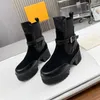 Designer Laureate Boots Women Flamingos Love Arrow Medal Boot Winter Leather Coarse High Heel Shoes Desert Chunky Heels Booties 04