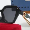 Óculos de sol de designer de moda luxos óculos de alta qualidade mulheres homens óculos de sol ciclismo ao ar livre armação grande banho de sol na praia fotos legais para viagens