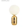 Bureaulampen Scandinavisch ontwerp Modern creatief slaapkamer nachtkastje Bal gouden tafellamp Eenvoudige mode studeerkamer Glazen bureaulamp voor woonkamer Q231104