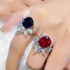 Klusterringar röd blå kristall rubin safir ädelstenar diamanter för kvinnor 18k vita guldfyllda band trendiga fina smycken party bijoux