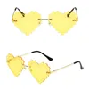 Lunettes de soleil Rave Party UV400 Protection lunettes Vintage nuances pour femmes cadre en métal lunettes de soleil en forme de coeur