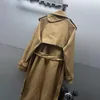 Women Designer Trench płaszcze wiatrowe płaszcze wiatrakowe długie wiatraka deszczowe jesienne kurtki guziki kratę klasyczny styl dama długą płaszcz z paskiem wysokiej jakości