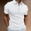 Os polos masculinos formam camisa pólo com zíper e listras estilosas versáteis