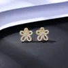 Korea Sweet Microinlaid Zircon Flowers S925 Silver Studörhängen Fashionabla charmiga kvinnor pläterade 18K guldörhängen Premium lyxsmycken