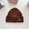Gorro/bonés de crânio designer 23 outono e inverno novo chapéu de malha de cabelo Haima na série de cores Maillard, chapéu frio versátil avançado, estilo casual, mostrar rosto pequeno SCD3