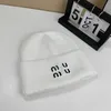 Boné de lã de designer infantil outono e inverno estilo estrangeiro gorros frios boné de malha quente luxo masculino