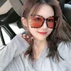 2023 Ny lyxdesigner G Family's New Fashion Herringbone segmenterade stora fyrkantiga Qi Wei Ni ni samma solglasögon GG0592SK
