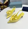 Unik kvinnors modedesigner Sandaler Fashion Pointed Flower Decoration Low High Heels 4,5 cm Show Party Ballet Dress Shoes Slippers Box 35-41