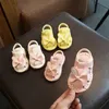 Sandalias, novedad de verano, sandalias para niñas de 0 a 1 años, zapatos de bebé, zapatos de fondo suave para bebés, sandalias Baotou, primer andador Z0331