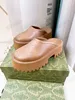 Elea G Rubber Slip On Sandaler Mules Tofflor Designer Perforerad Cutout Logotyp Dam Retro Tofflor Chunky Lugged Sula Lyx Summber Beach Outdoor Scuffs Sko