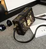 Сумка в форме коробки с пряжкой на одно плечо, модная маленькая квадратная сумка в стиле ретро, винтажный женский мини-кошелек в британском стиле