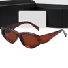 Luxury Designer Brand Oval Classic Polarised Solglasögon för kvinnor Män Vintage Style UV400 Lens Rectangle Solglasögon UV -skydd R200