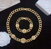 Modeontwerper kettingen v hanger banshee kop 18k goud vergulde armbanden oorbellen ringen verjaardagsfeestelijke verlovingsgeschenken v125478719