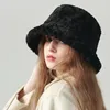 Berets Flat Top Fisherman Hat Stylish Women's Winter Plush Windproof Lady Cap With Wide Brim Cold Resistant For Extra