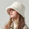 Berets Flat Top Fisherman Hat Stylish Women's Winter Plush Windproof Lady Cap With Wide Brim Cold Resistant For Extra