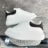 2023 New Designer Woman Shoe Men Fashion Lace Lace Up White Black Outdoor Sports Running Shoes Luxury Classic comodo comodo