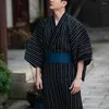 Ethnische Kleidung 2023 Japanischer traditioneller Samurai-Kimono für Männer Yukata-Bademantel Hekoobi Loose Style Sauna Homewear Belt Long Gown Clog