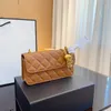 2023 neuer Designer Genauer Lederumschlagpaket Frauen große Kapazität Verstellbarer Schultergurt Diamond Gitterkette Chanellybag French Brand Messenger Tasche