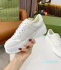 Topkwaliteit sneakers mode schoenen geperforeerde reliëf bulge brief sneaker heren dames trainers lederen vrijetijdsschoen