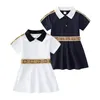 Sommer Neue Freizeit Sport College Stil 1-6 Jahre Kinder Puppenkragen Baumwolle Kurzarm Kleid für Kinder Baby Mädchen Kleider