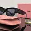 Dhgate mulheres óculos de sol designer versão coreana de high-end olhos de gato letras familiares picante estilo menina óculos versáteis