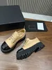 Sıradan Ayakkabı Seyahat Moda Tasarımcı Ayakkabı Ayakkabı Botları Spor Eğitmenleri Dantel Up Sneaker Deri Spor Salonu Kadın Platformu Mektup Lady Spor Sakızlar Boyut 35-41-42-43