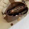 Duffel bags mulheres ferrolho axila saco grande capacidade retro crossbody moda casual versátil alça larga ajustável bolsa feminina