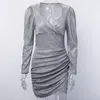 Casual Dresses Women Sexig nattklubb långärmad påse Höften rygglös silver silke v-ringning sommar elegant smal klänning