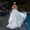 Вне плеча блестящее свадебное платье