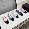 ドレスサンダル新人デザイナーシューズレザーフラットヒールシューズベルトバックルサンダルファッションセクシーなスエード弓靴カジュアル女性靴サイズ 34-41-42 ボックス付きレザーソールシープスキン