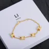 Pulsera de diseñador Pulseras de lujo para mujer Pulseras con dijes Colgante con dijes Tendencia de moda Temperamento Pulseras de oro clásicas Pareja