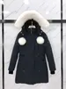 Luxury Moose Down Jacket Designer Vestes d'hiver Femmes Long Puffer Maber Brillbreaker Real Wolf Fur Sweat à sweat à sweat à la jonction du vent