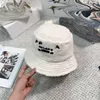 Männer Designer Wolle Eimer Hüte Für Frauen Mode Casquette Buchstaben Baseball Caps Mode Flache Breite Krempe Hut Fischer Kappe Herbst und Winter Warme Sonnenhüte 2311411D