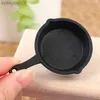 Kitchens Play Food 2Pcs Doll House Accessories 1 12 Dollhouse Miniature Kitchen Utensil Pan Small Frying Pan Model Accessories ToysL231104