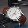 2023 Ny modeklocka Mens Automatisk kvartsrörelse Vattentät högkvalitativ armbandsur Hour Hour Hand Display Enkel lyx Populära Belt Watch Designer Watches