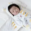 Slaapzakken Baby Swaddling wraps 06 maanden geboren schattige beer oren kinderen hoofdhals beschermer ontwerp Diaper 230404