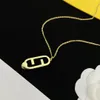 Design de luxo de um colar de alfabeto 18K Gold Gold Bated Aço inoxidável Moda feminina Colar de colar de casamentos Acessórios de jóias por atacado Boutique Jewelry 22
